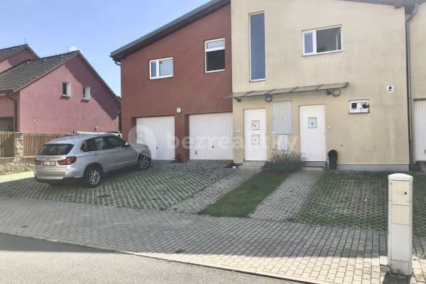 4 bedroom with open-plan kitchen flat to rent, 120 m², Rákosová, 