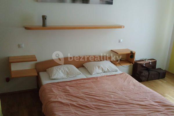 2 bedroom with open-plan kitchen flat to rent, 70 m², Kubelíkova, Hlavní město Praha