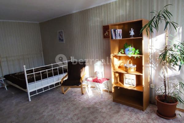 3 bedroom flat to rent, 76 m², Ostravská, Prague, Prague