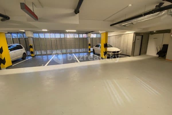 garage to rent, 15 m², Michelangelova, Hlavní město Praha