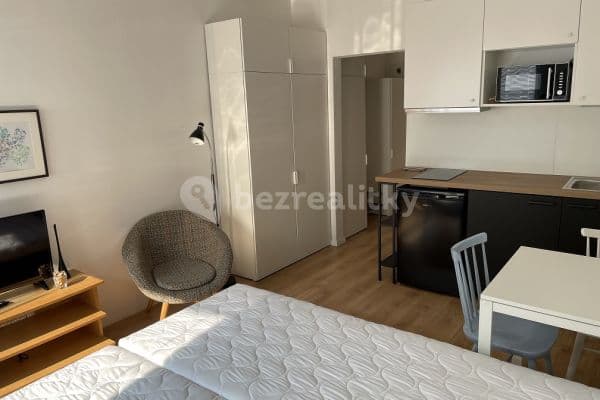 Small studio flat to rent, 23 m², Ondavská, Bratislava