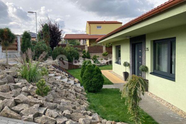 house for sale, 140 m², Velatice