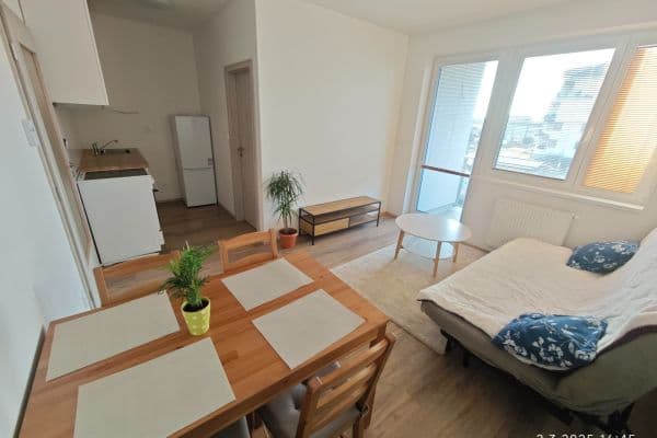 2 bedroom with open-plan kitchen flat to rent, 51 m², Želetická, Praha 2 bedroom with open-plan kitchen flat to rent, 51 m², Želetická, Praha