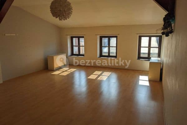 Studio flat to rent, 110 m², Staroměstské náměstí, Mladá Boleslav Studio flat to rent, 110 m², Staroměstské náměstí, Mladá Boleslav