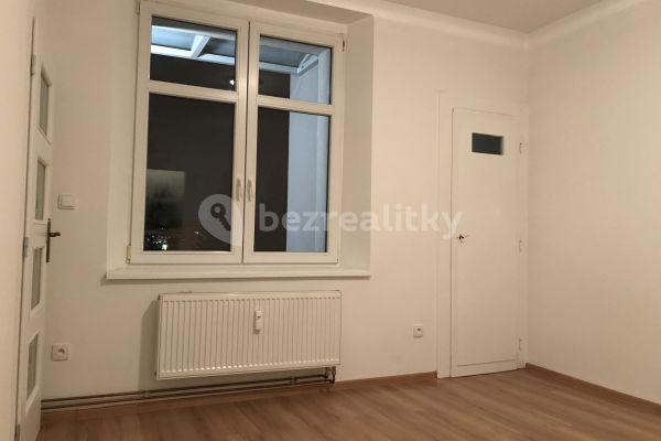 1 bedroom with open-plan kitchen flat to rent, 37 m², Macanova, Pardubice