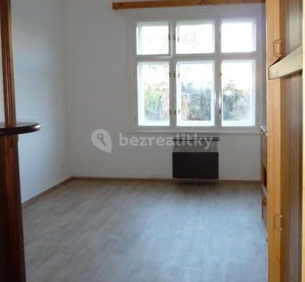 Small studio flat to rent, 29 m², Koněvova, Prague, Prague