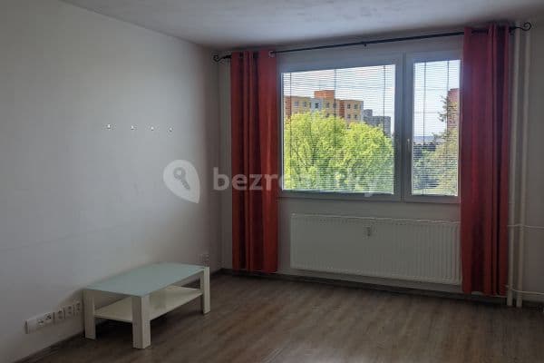 4 bedroom flat to rent, 80 m², Dobevská, Hlavní město Praha