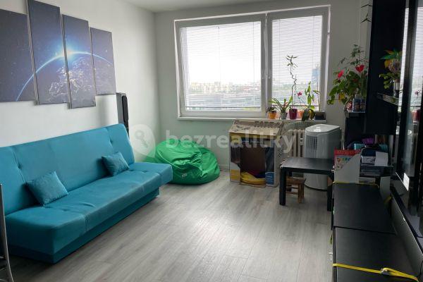 2 bedroom with open-plan kitchen flat to rent, 67 m², Klírova, 