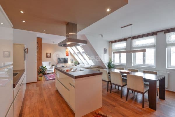1 bedroom with open-plan kitchen flat to rent, 78 m², Varšavská, 