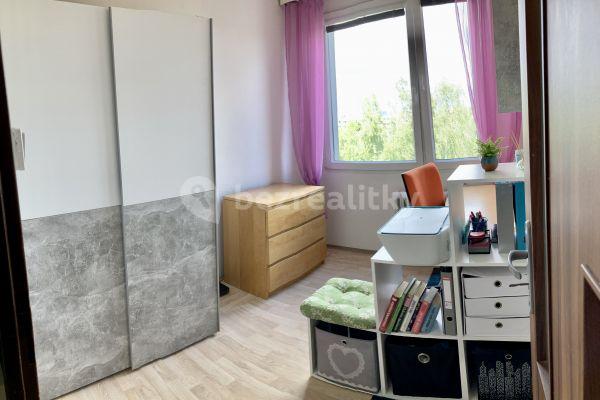 3 bedroom flat for sale, 63 m², Sládkovičova, Prague, Prague