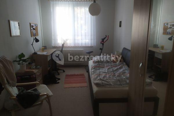 3 bedroom flat to rent, 18 m², 