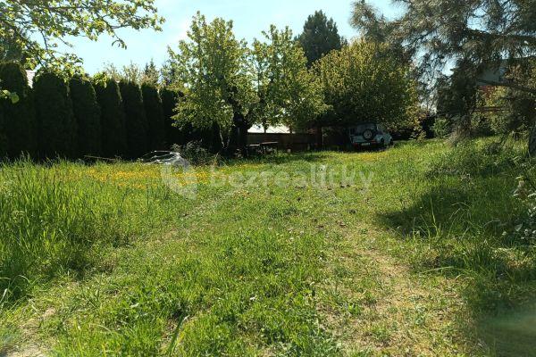 plot to rent, 1,200 m², Roztoky