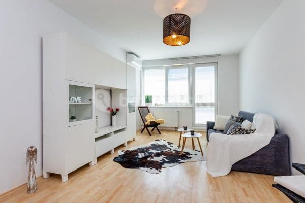 1 bedroom with open-plan kitchen flat to rent, 52 m², U Hostavického potoka, Prague, Prague