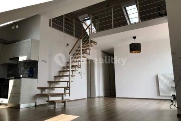 2 bedroom with open-plan kitchen flat to rent, 127 m², Moravany, Jihomoravský Region