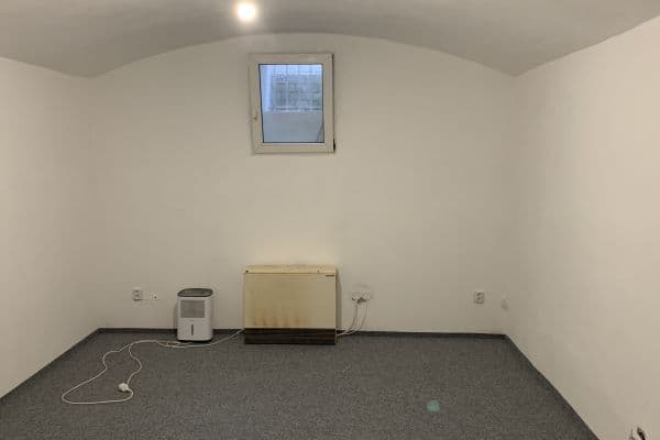 non-residential property to rent, 65 m², Kamenická, Praha non-residential property to rent, 65 m², Kamenická, Praha