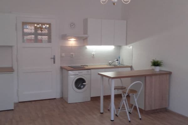 Studio flat to rent, 27 m², Písecká, Praha Studio flat to rent, 27 m², Písecká, Praha