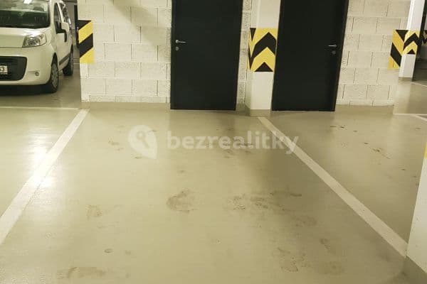 garage to rent, 13 m², Nad Úžlabinou, Praha garage to rent, 13 m², Nad Úžlabinou, Praha