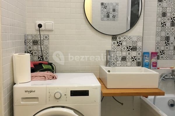 Studio flat to rent, 36 m², Kotlaska, Praha Studio flat to rent, 36 m², Kotlaska, Praha