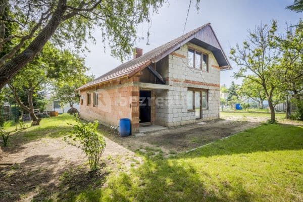 house for sale, 237 m², Všestary, Středočeský Region