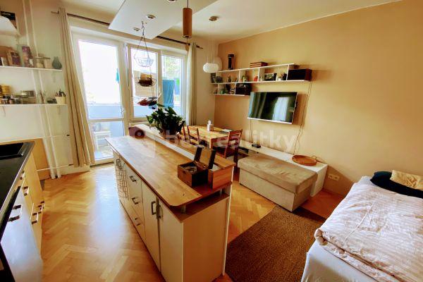 2 bedroom with open-plan kitchen flat to rent, 57 m², Ostrava, Moravskoslezský Region