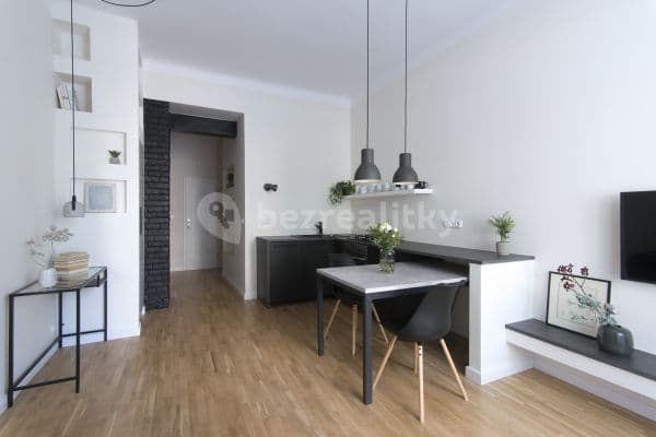 1 bedroom with open-plan kitchen flat to rent, 54 m², Jagellonská, Praha 1 bedroom with open-plan kitchen flat to rent, 54 m², Jagellonská, Praha