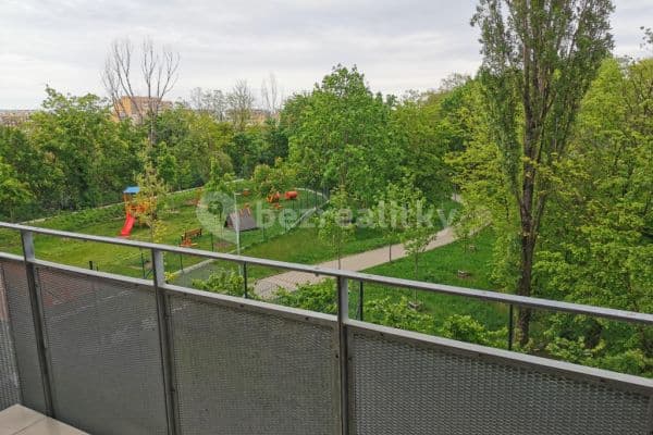 1 bedroom with open-plan kitchen flat to rent, 63 m², Zvěřinova, Praha 1 bedroom with open-plan kitchen flat to rent, 63 m², Zvěřinova, Praha