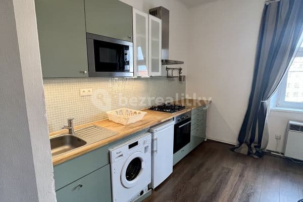 Small studio flat to rent, 35 m², U Křížku, Praha Small studio flat to rent, 35 m², U Křížku, Praha