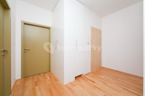 2 bedroom flat to rent, 61 m², Na Farkáně I, Prague, Prague