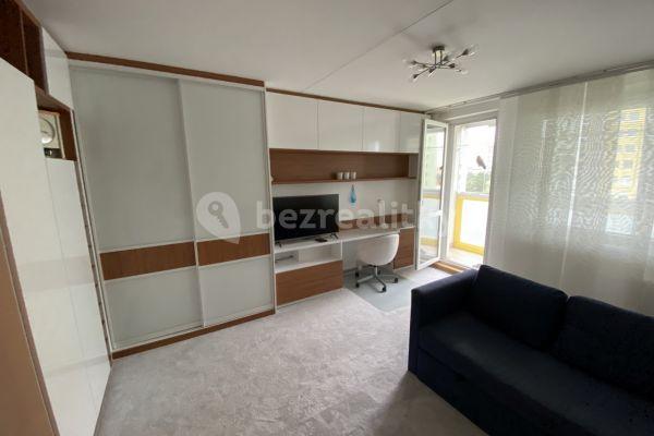3 bedroom flat to rent, 72 m², Machkova, Prague, Prague