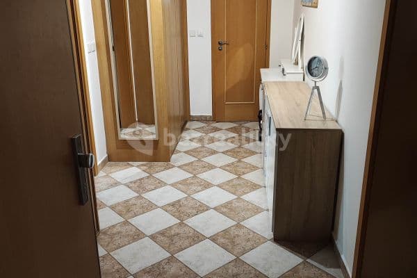 2 bedroom flat to rent, 64 m², Za Rybníkem, Jesenice