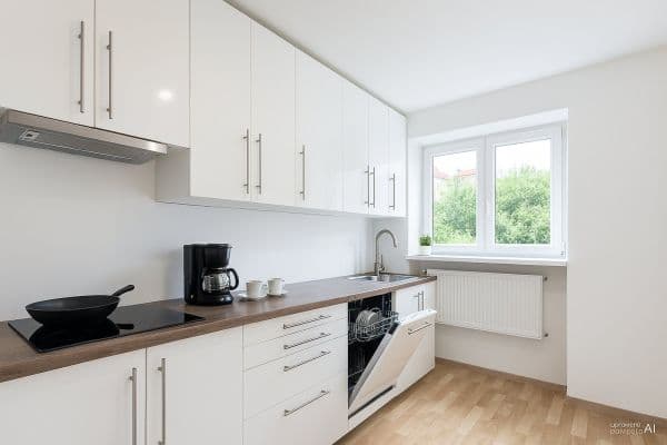 4 bedroom flat to rent, 82 m², Na Nábřeží, 4 bedroom flat to rent, 82 m², Na Nábřeží,