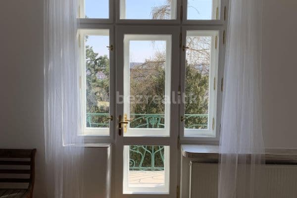 4 bedroom flat to rent, 135 m², U Havlíčkových sadů, Praha 4 bedroom flat to rent, 135 m², U Havlíčkových sadů, Praha
