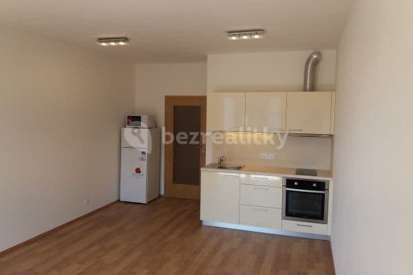 Studio flat to rent, 30 m², Hlučkova, Praha Studio flat to rent, 30 m², Hlučkova, Praha