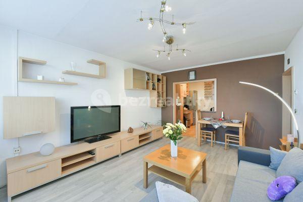 2 bedroom with open-plan kitchen flat to rent, 61 m², Hněvkovského, Prague, Prague