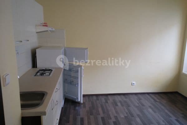 Studio flat to rent, 18 m², Kamenická, Praha