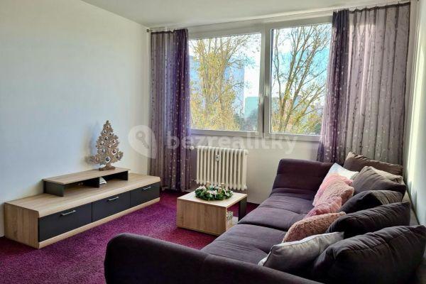 2 bedroom with open-plan kitchen flat for sale, 59 m², Cafourkova, Praha