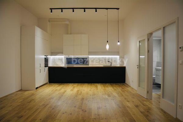 Studio flat to rent, 51 m², Na Valentince, Praha