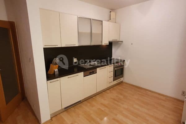 Studio flat to rent, 38 m², Gutova, Praha Studio flat to rent, 38 m², Gutova, Praha