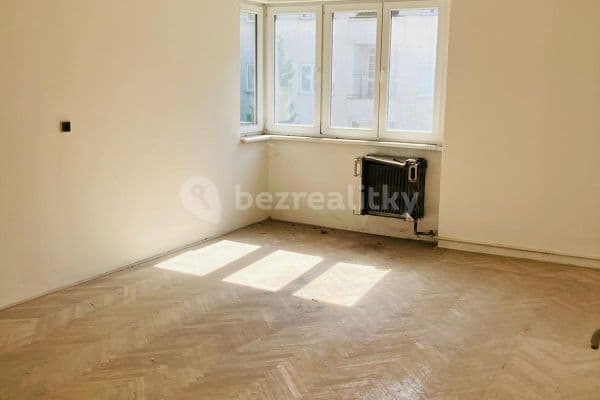 2 bedroom flat for sale, 55 m², U Jezerky, Praha