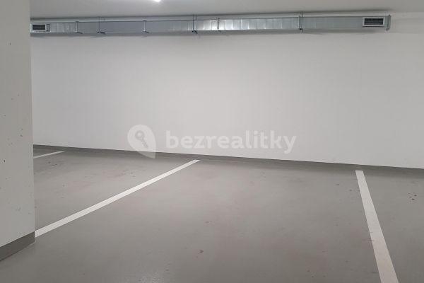 garage to rent, 18 m², Cukrovarnická, Hlavní město Praha