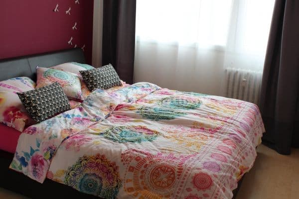 3 bedroom flat to rent, 86 m², V Předpolí, Prague, Prague