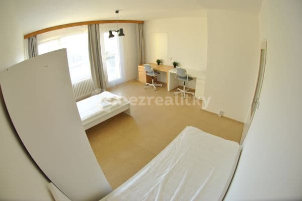 4 bedroom flat to rent, 65 m², Oblá, Brno