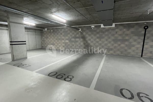 garage to rent, 13 m², Kolbenova, Praha