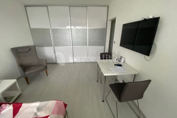 1 bedroom flat to rent, 30 m², Hekrova, Hlavní město Praha
