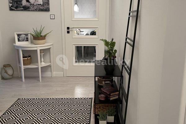 3 bedroom flat for sale, 80 m², Kamenný vrch, Chomutov