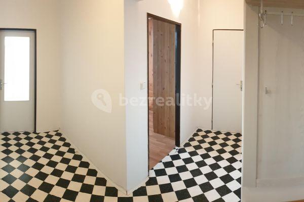 2 bedroom with open-plan kitchen flat to rent, 64 m², Vrbova, Hlavní město Praha