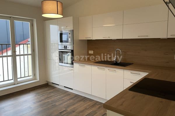 3 bedroom flat to rent, 90 m², Norská, Praha 3 bedroom flat to rent, 90 m², Norská, Praha