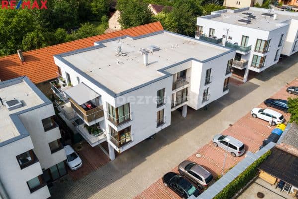 1 bedroom with open-plan kitchen flat to rent, 76 m², Na Návsi, Zbuzany 1 bedroom with open-plan kitchen flat to rent, 76 m², Na Návsi, Zbuzany