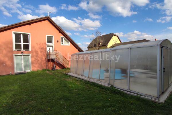 3 bedroom with open-plan kitchen flat to rent, 88 m², Dřínov
