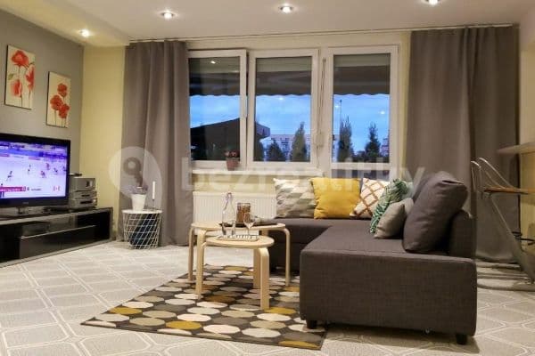 2 bedroom with open-plan kitchen flat to rent, 115 m², Běhounkova, Praha 2 bedroom with open-plan kitchen flat to rent, 115 m², Běhounkova, Praha